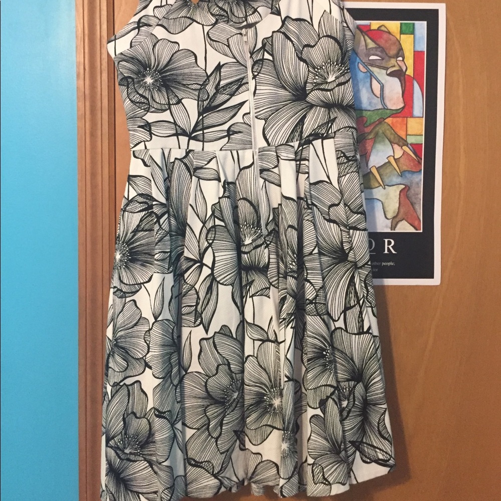 Danny & Nicole Black/White Floral Dress - Picture 2 of 5